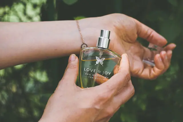 8 Consejos para aplicar perfume efectivo